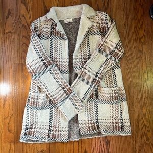 Becool Sweater jacket in plaid. Size medium/large